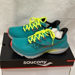 Saucony Kinvara 16 running shoes